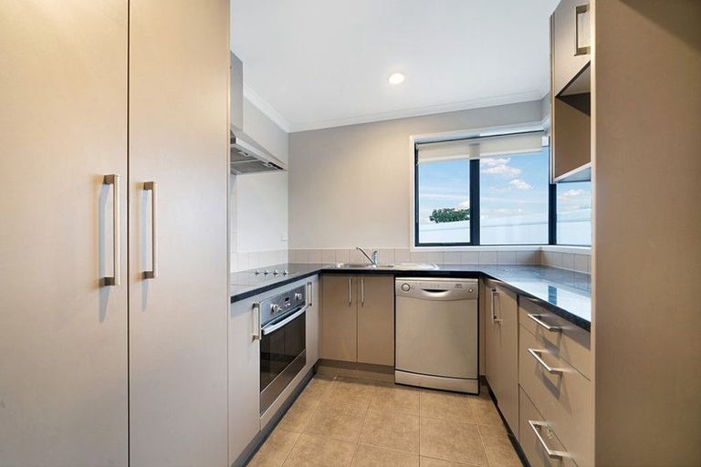 Photo of property in 7 Anna Lane, Glen Eden, Auckland, 0602