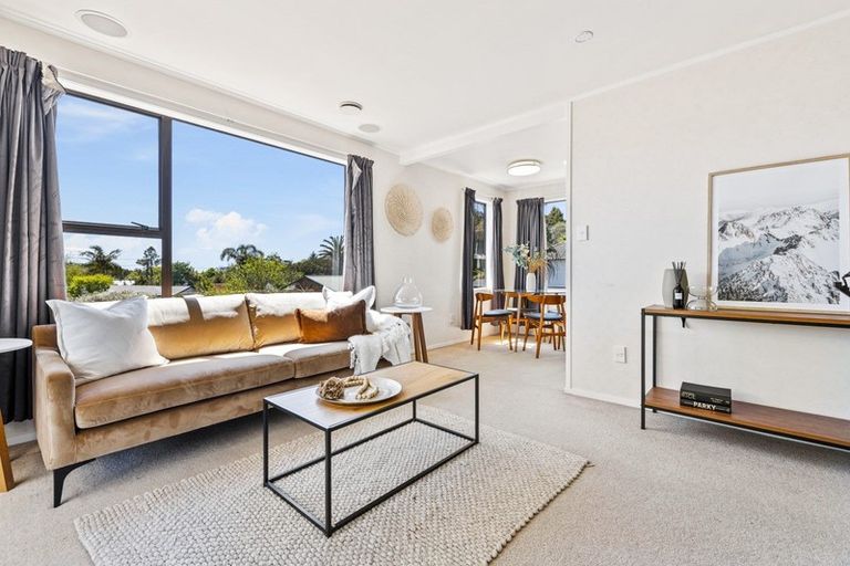 Photo of property in 6 Parrs Cross Road, Henderson, Auckland, 0612