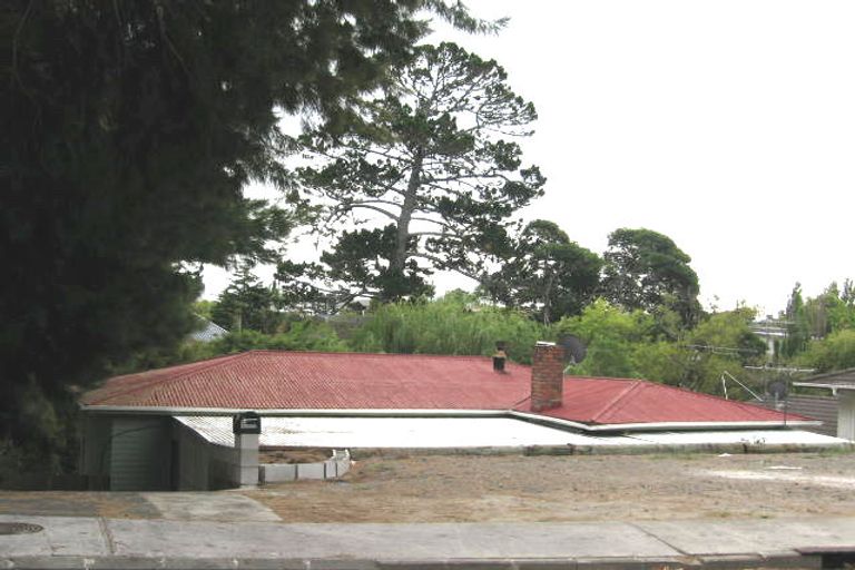 Photo of property in 32 Paramu Avenue, Birkdale, Auckland, 0626