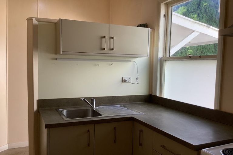 Photo of property in 14 Central Terrace, Alicetown, Lower Hutt, 5010