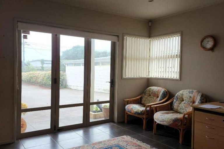 Photo of property in 42 Jans Terrace, Oakura, 4314