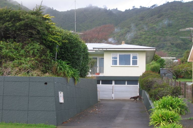 Photo of property in 63 Seddon Street, Waikanae, 5036