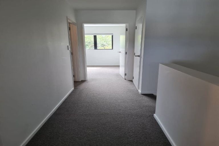 Photo of property in 2/6 South Pacific Place, Henderson, Auckland, 0612