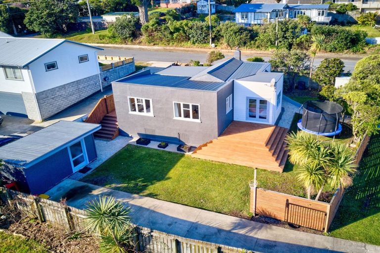 Photo of property in 13 John Street, Titahi Bay, Porirua, 5022