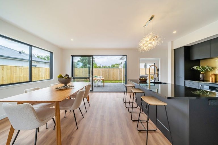 Photo of property in 47b Heretaunga Square, Silverstream, Upper Hutt, 5019