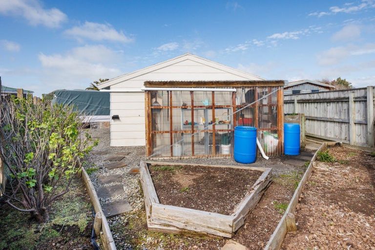 Photo of property in 18 Thomas Place, Foxton Beach, Foxton, 4815