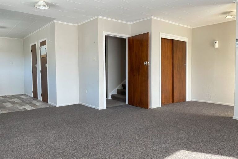 Photo of property in 87a Pinehaven Road, Pinehaven, Upper Hutt, 5019