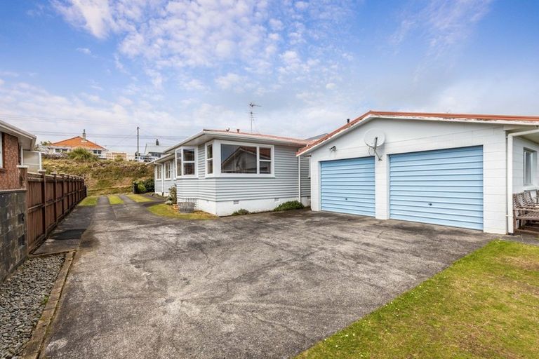 Photo of property in 108 Frankley Road, Frankleigh Park, New Plymouth, 4310