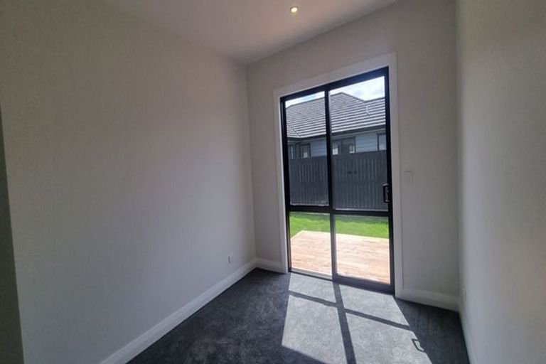 Photo of property in 110 Monument Road, Clevedon, 2582