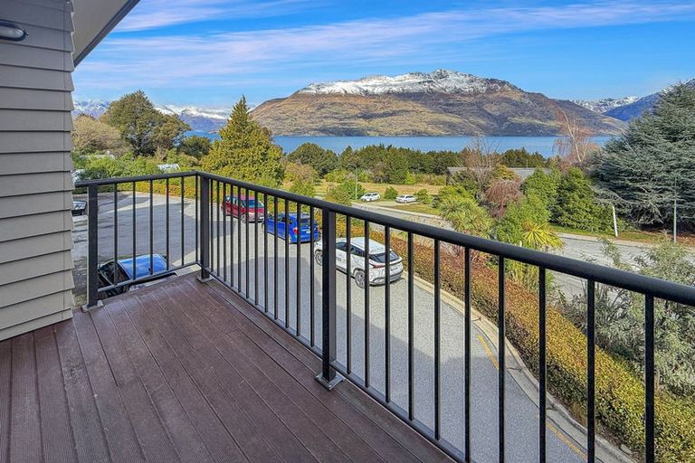 Photo of property in Arno Apartment, 10/8 Mckerrow Place, Sunshine Bay, Queenstown, 9300