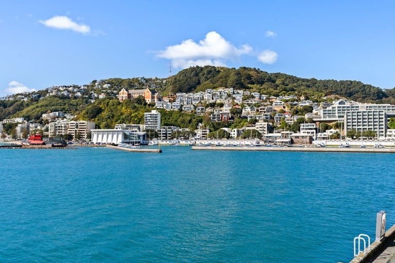 Photo of property in Clyde Quay Wharf, 1a/7 Clyde Quay Wharf, Te Aro, Wellington, 6011