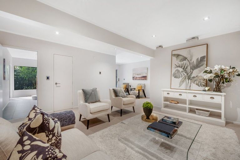 Photo of property in 3 Trident Place, Shelly Park, Auckland, 2014