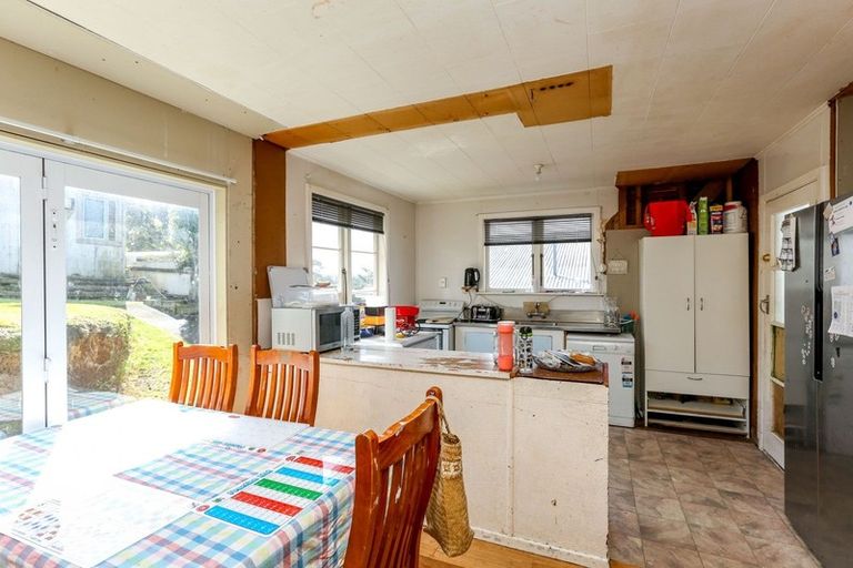 Photo of property in 7 Wiremu Place, Blagdon, New Plymouth, 4310