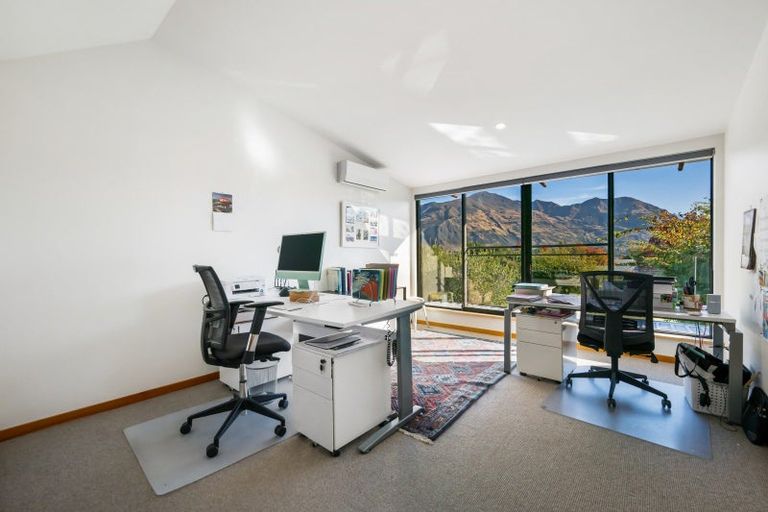 Photo of property in 248 Beacon Point Road, Wanaka, 9305