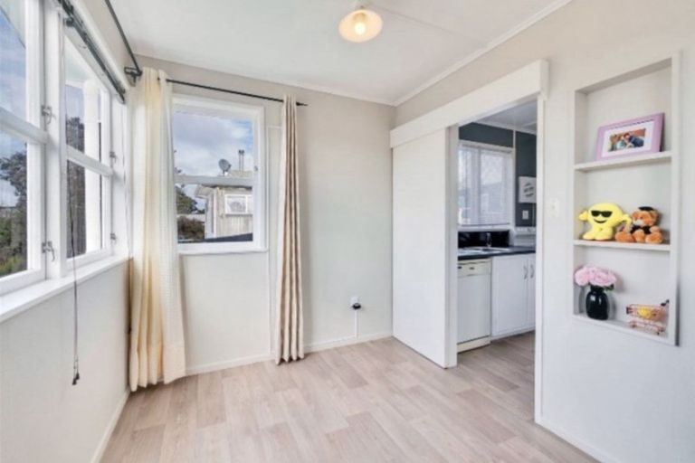 Photo of property in 20 Riserra Drive, Ranui, Auckland, 0612