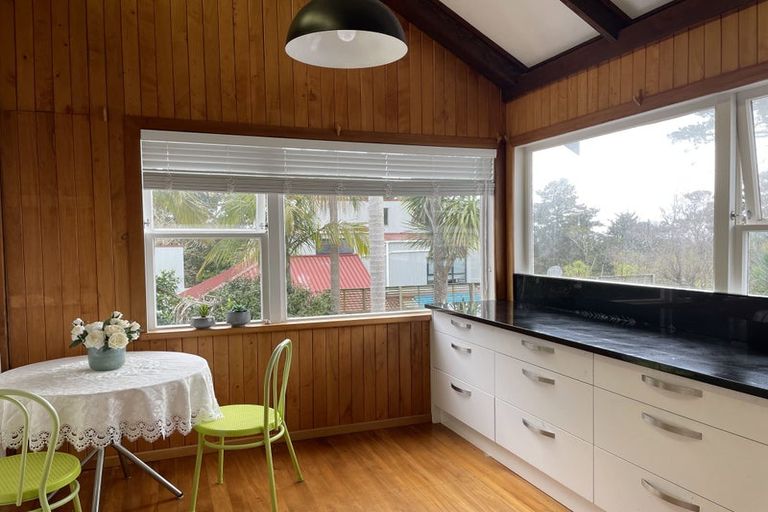 Photo of property in 194a Onewa Road, Birkenhead, Auckland, 0626