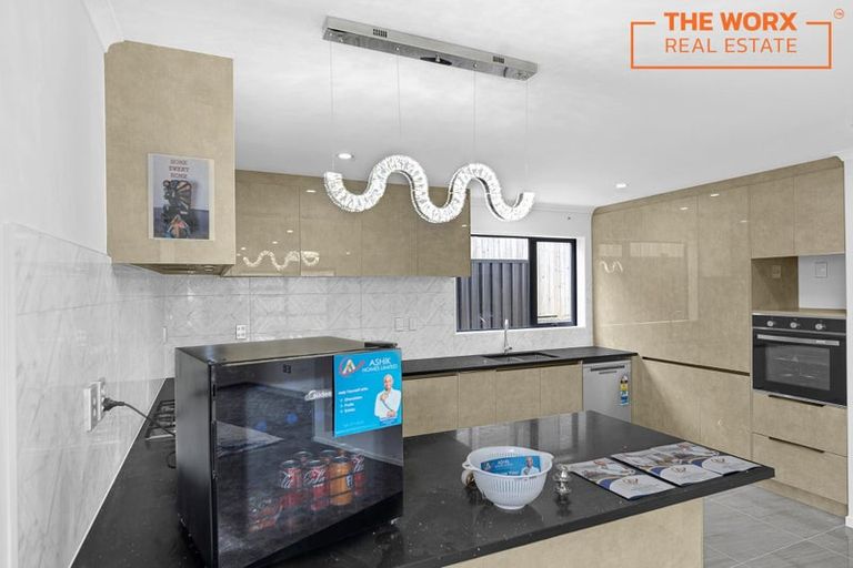 Photo of property in 26a Russell Road, Manurewa, Auckland, 2102