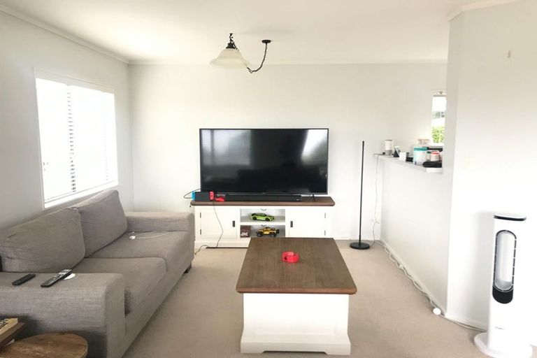 Photo of property in 2/117 Ridge Road, Howick, Auckland, 2014