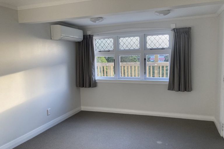 Photo of property in 30 Saint Michaels Crescent, Kelburn, Wellington, 6012