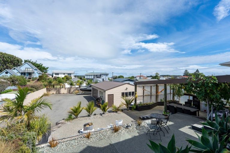 Photo of property in 8 Roore Street, Foxton Beach, Foxton, 4815