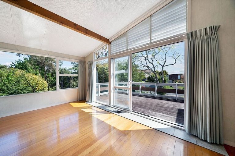 Photo of property in 1 Alwyn Avenue, Te Atatu South, Auckland, 0610