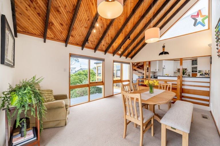 Photo of property in 7 Chestnut Grove, Maungaraki, Lower Hutt, 5010