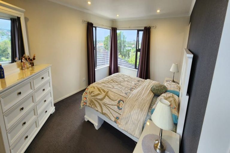 Photo of property in 12 Lemont Place, Westown, New Plymouth, 4310