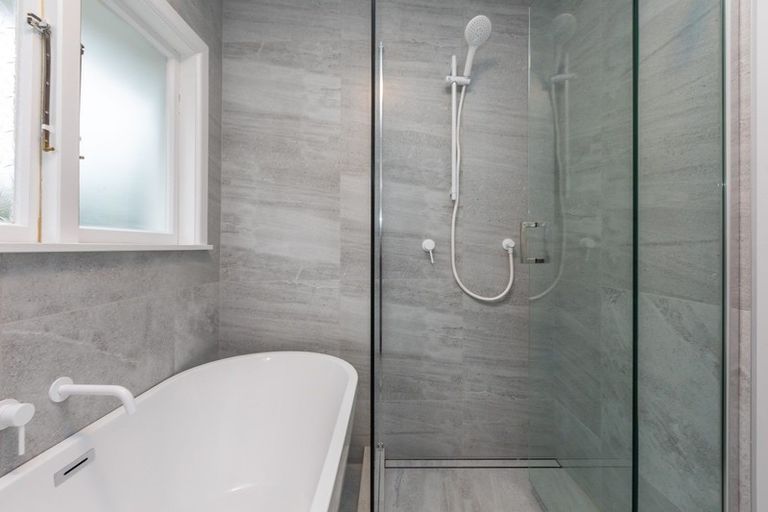 Photo of property in 94 Avondale Road, Avondale, Christchurch, 8061