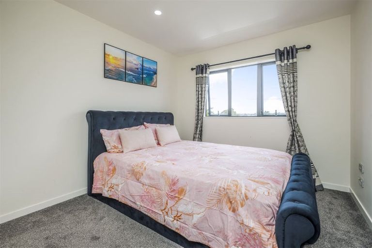 Photo of property in 16 Rosarina Lane, Takanini, 2112