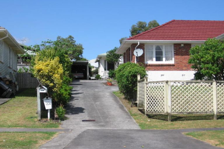 Photo of property in 154b Hutchinson Avenue, New Lynn, Auckland, 0600