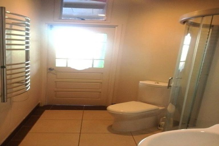 Photo of property in 8 Eclipse Place, Half Moon Bay, Auckland, 2012