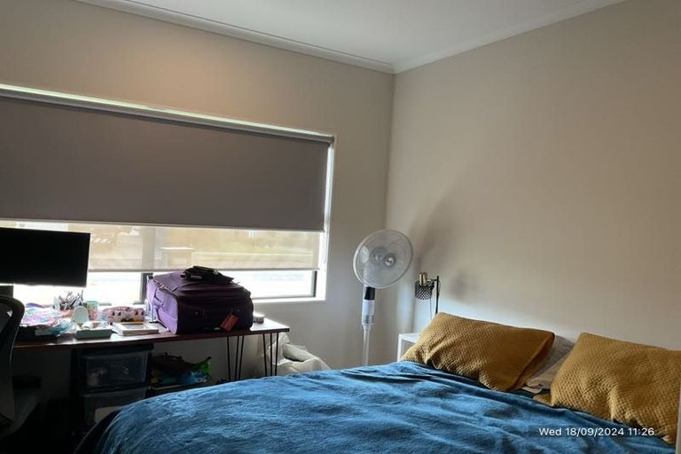 Photo of property in 10 Brumbie Way, Karaka, Papakura, 2113