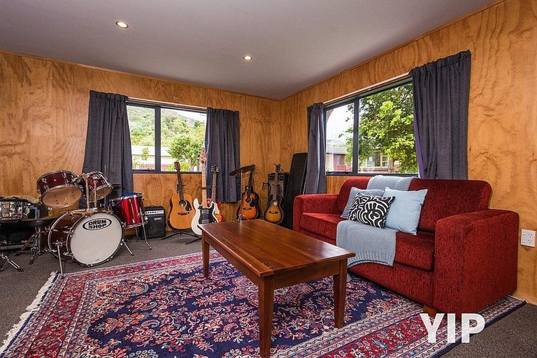 Photo of property in 9 York Avenue, Manor Park, Lower Hutt, 5019
