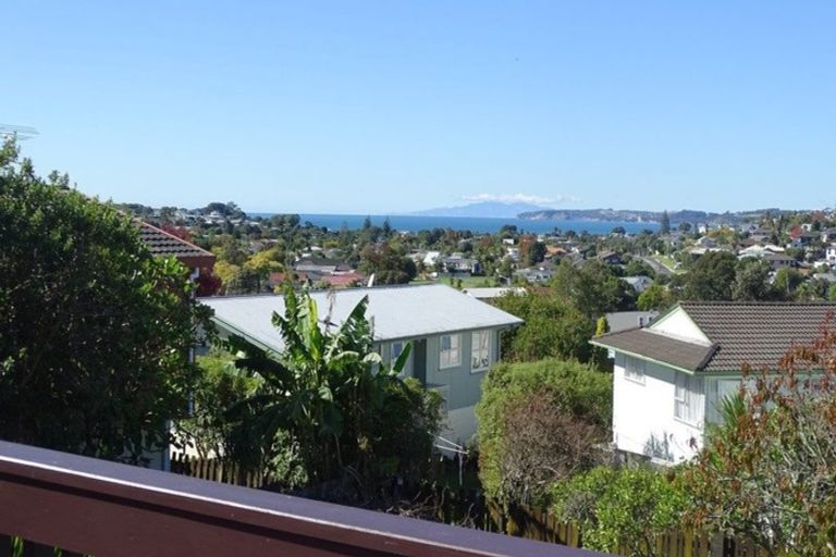 Photo of property in 18 Fairway Avenue, Red Beach, 0932