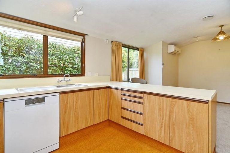 Photo of property in 44b Memorial Avenue, Ilam, Christchurch, 8053