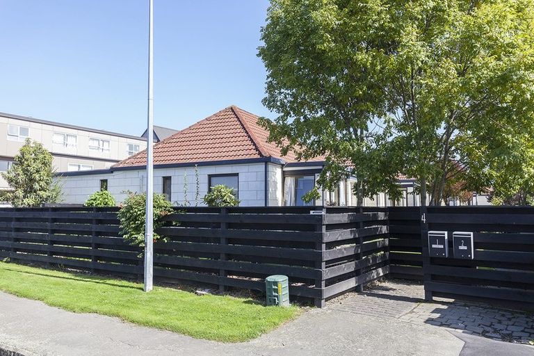 Photo of property in 7/4 Broadbent Street, Riccarton, Christchurch, 8041