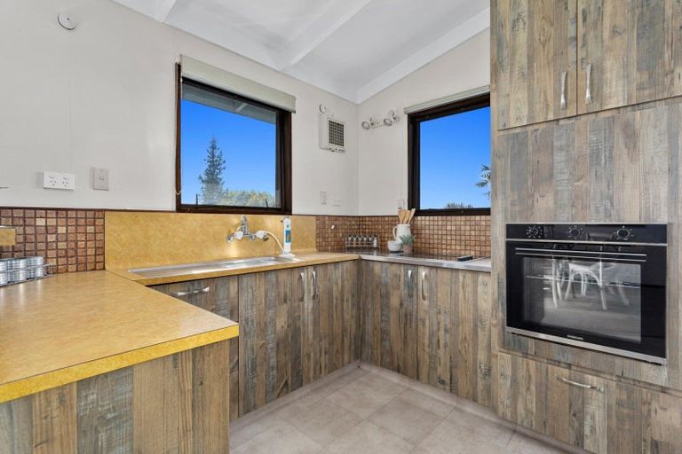 Photo of property in 18 Tawhara Place, Edgecumbe, 3120