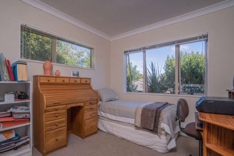 Photo of property in 21 Chieftain Rise, Goodwood Heights, Auckland, 2105