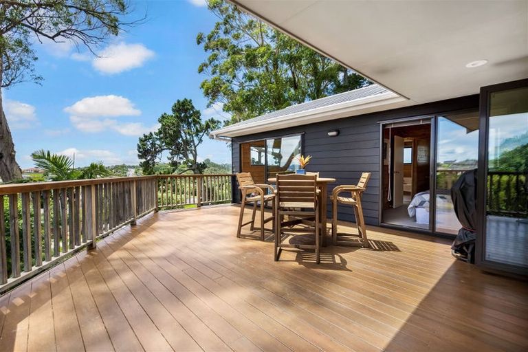 Photo of property in 3 Tawhana Crescent, Red Beach, 0932