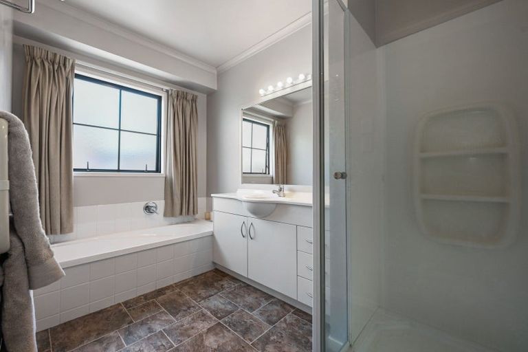 Photo of property in 38 Fendalton Drive, Rototuna, Hamilton, 3210