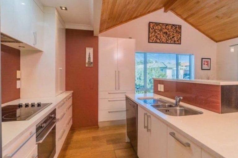 Photo of property in 21 Chieftain Rise, Goodwood Heights, Auckland, 2105