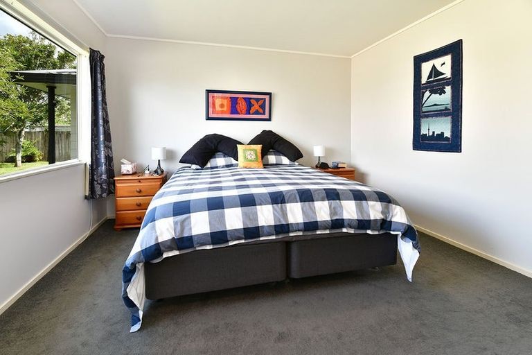Photo of property in 80 Lakeside Drive, Orewa, 0931