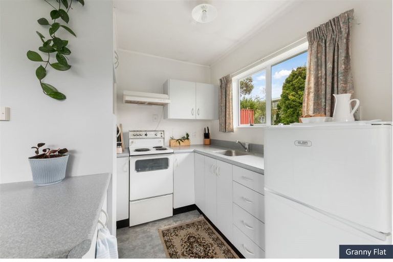 Photo of property in 3a Ambler Avenue, Glen Eden, Auckland, 0602