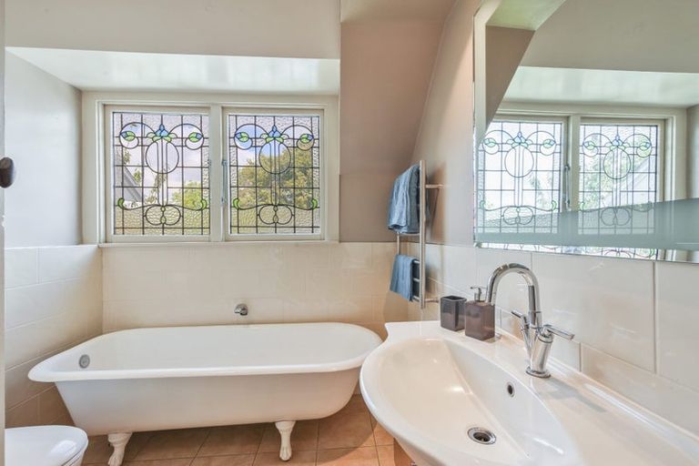 Photo of property in 35 Aylmer Street, Somerfield, Christchurch, 8024