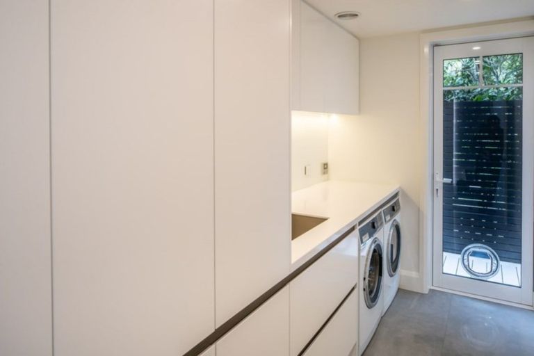 Photo of property in 15 Nikau Street, Eastbourne, Lower Hutt, 5013