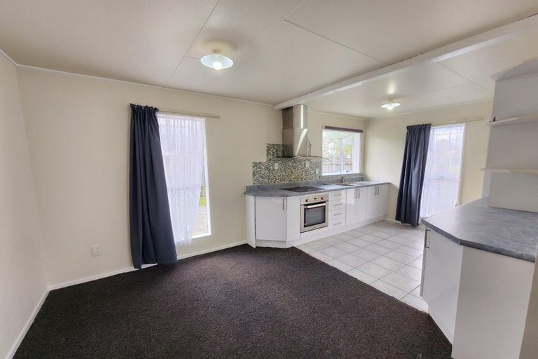Photo of property in 37 Rhodes Drive, Kelvin Grove, Palmerston North, 4414