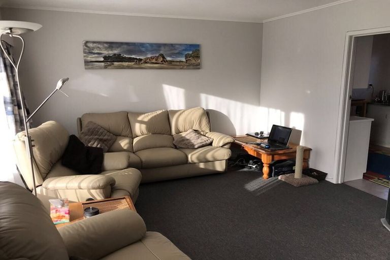 Photo of property in 3/187 Lake Road, Belmont, Auckland, 0622