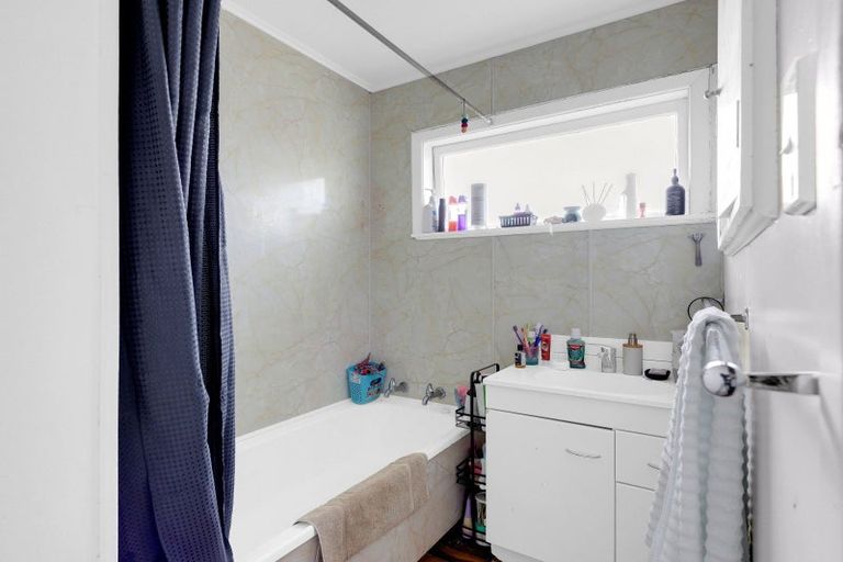 Photo of property in 61 Carrington Avenue, Silverdale, Hamilton, 3216