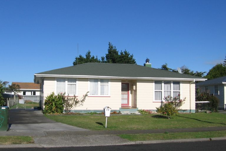 Photo of property in 16 Curling Crescent, Onekawa, Napier, 4110