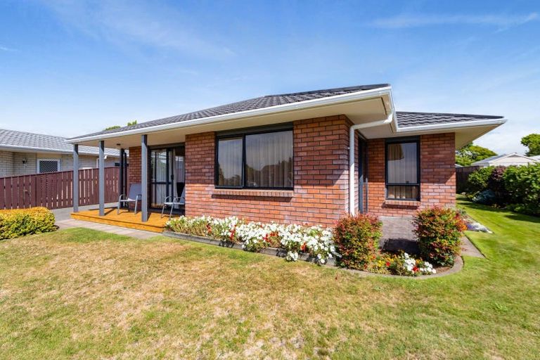 Photo of property in 4 Boulevard Drive, Merrilands, New Plymouth, 4312